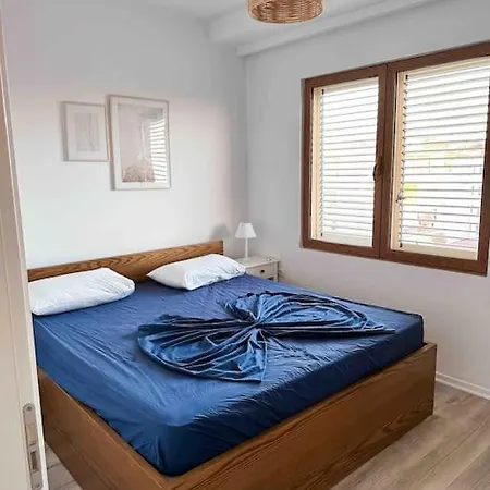 Apartment Large Renovated Beachside Apt, W/ Wi-fi & Netflix Golem (Tirana)